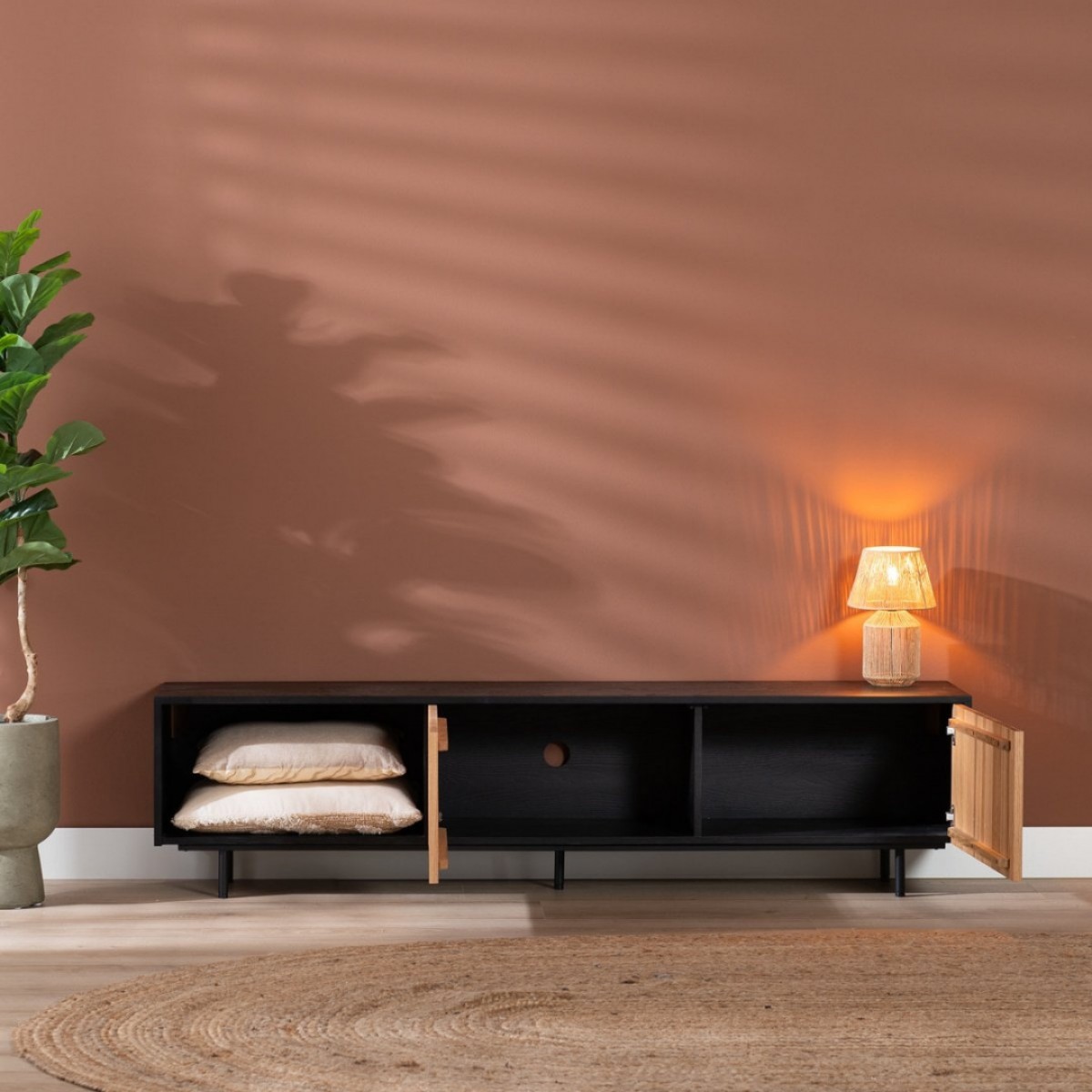 TV-Schrank Linda Eiche schwarz Natur 150 cm TV-Schrank Linda Eiche schwarz Natur 150 cm