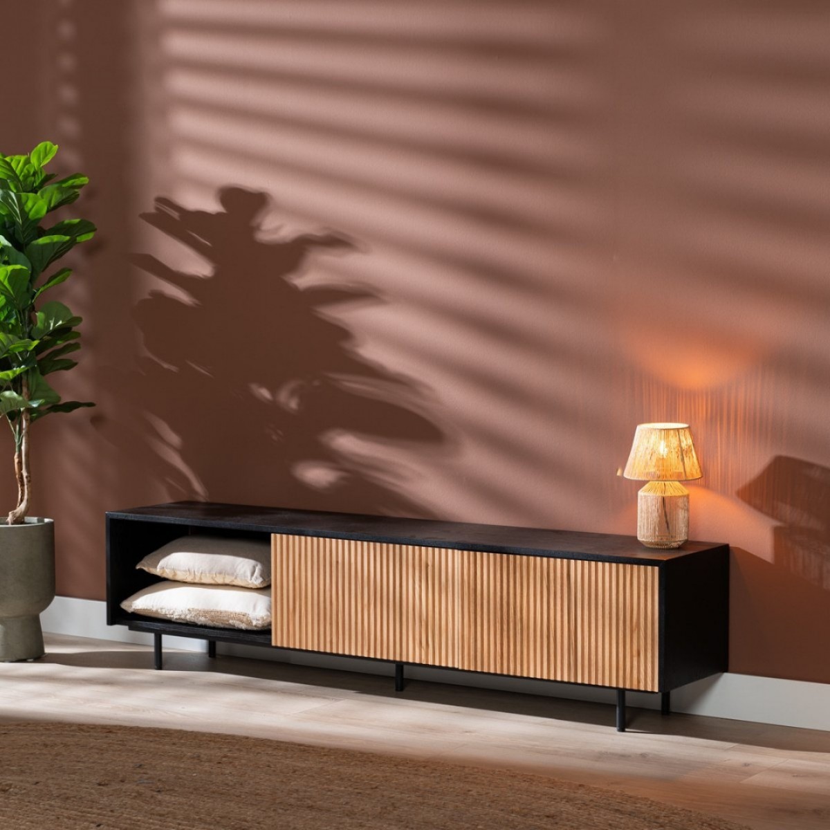 TV-Schrank Linda Eiche schwarz Natur 150 cm TV-Schrank Linda Eiche schwarz Natur 150 cm